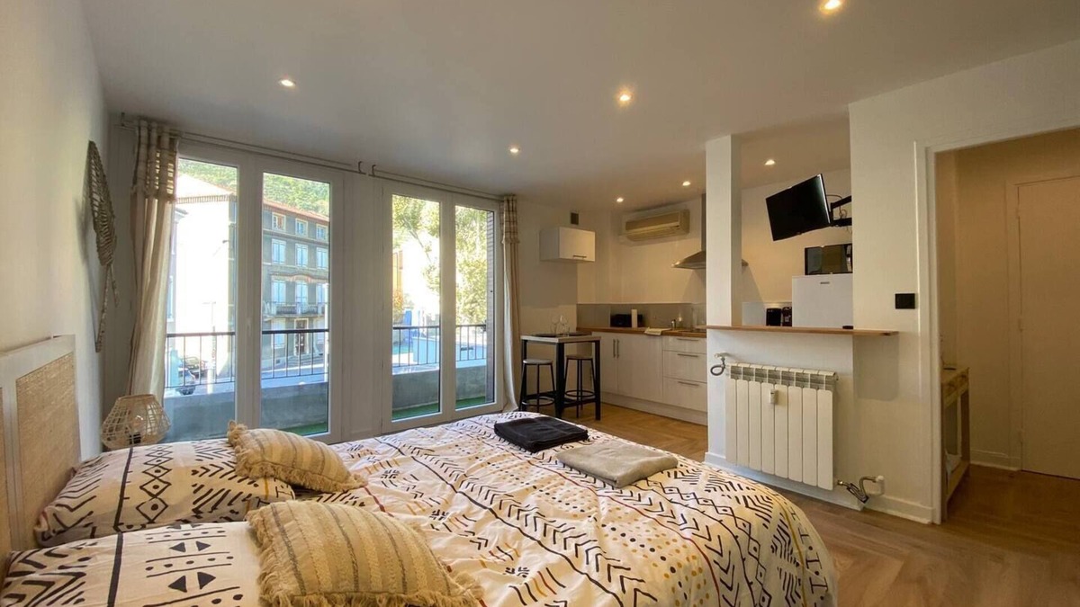 Tournon-sur-Rhone Apartment | Air-conditioned studio near town center in Tournon sûr Rhône