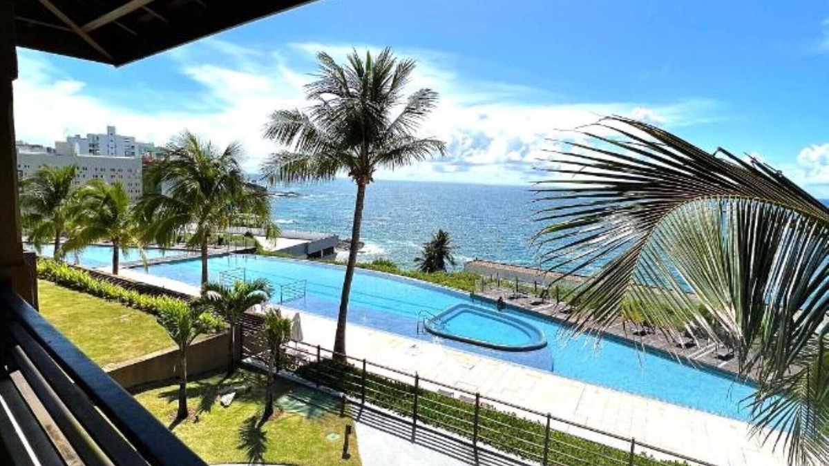 Rio Vermelho Apartment | Air-conditioned apartment with sea view in Rio Vermelho