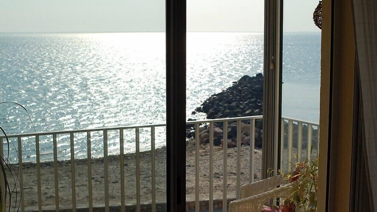 Meze Apartment | Air-conditioned apartment for rent in Mèze, Hérault