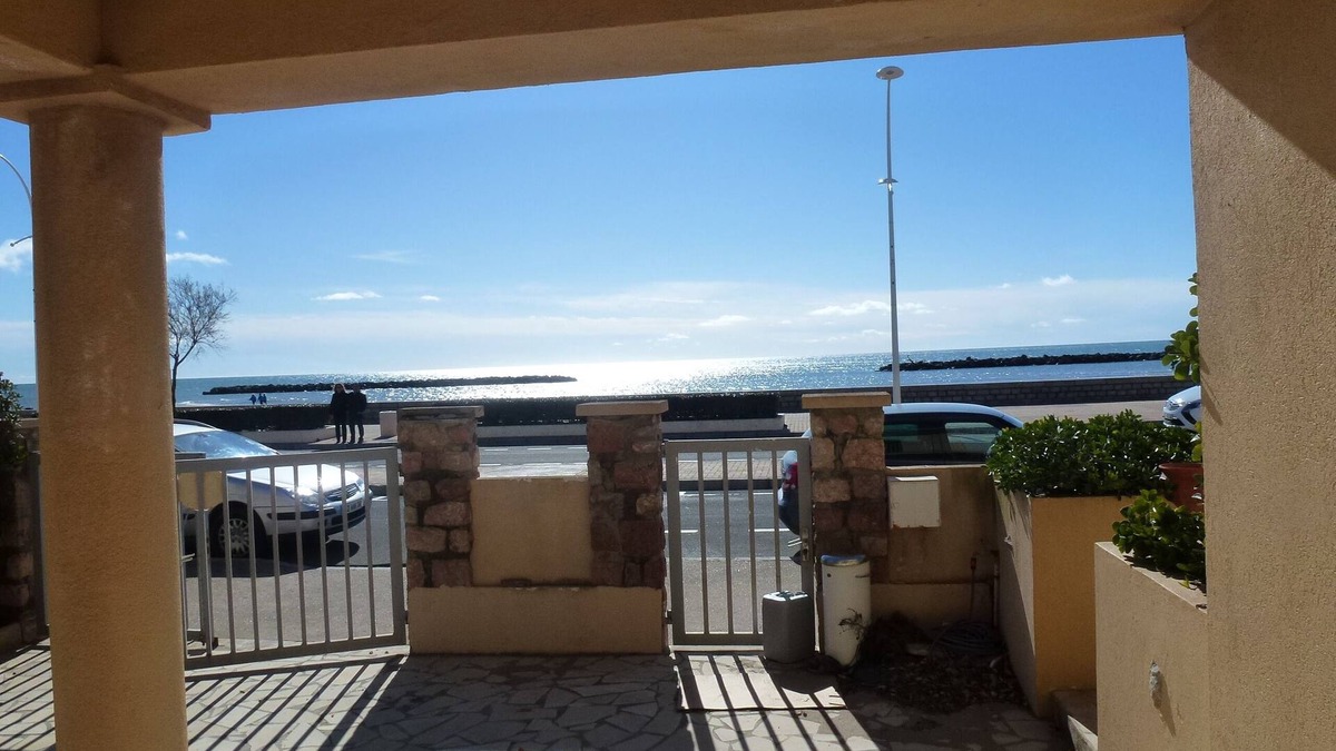 Valras-Plage Villa | Air-conditioned beachfront villa 100sqm