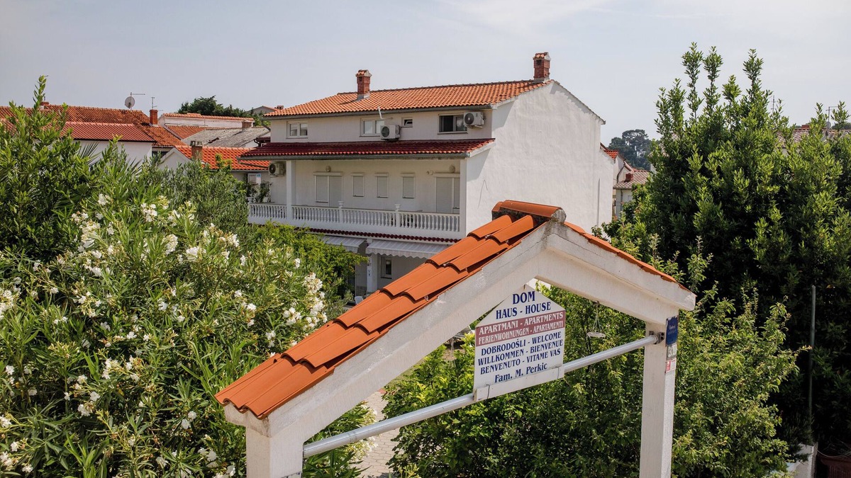 Palit Apartment | Air-conditioned cozy, quiet, beautiful and loving apartment on the island of Rab