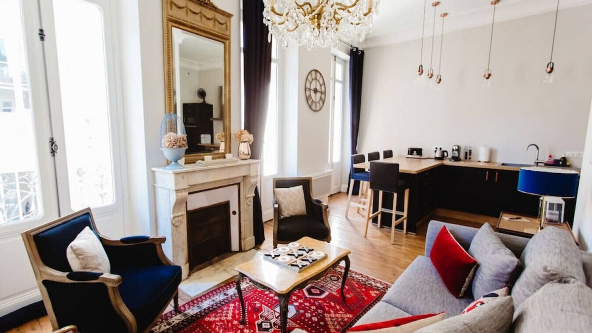 Bordeaux City Centre Apartment | Air-conditioned, elegant, quiet, ideally located
