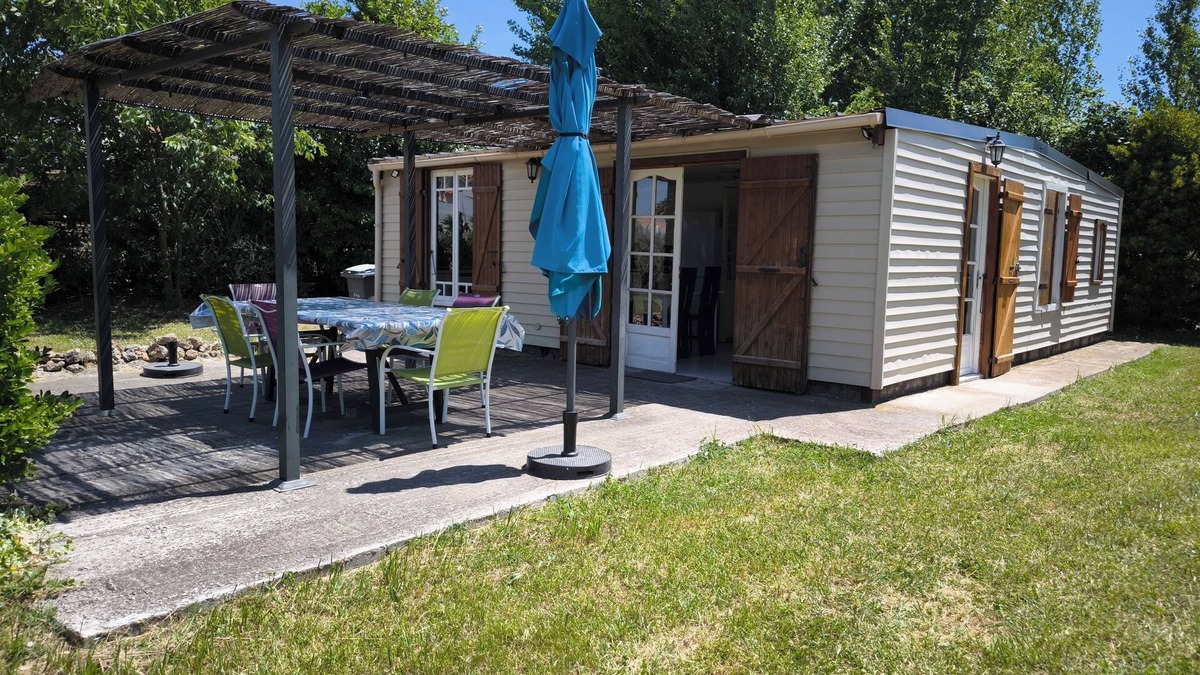 Vic-la-Gardiole Ski Chalet | air-conditioned chalet 300 m from the village - pets allowed - beach 3 km