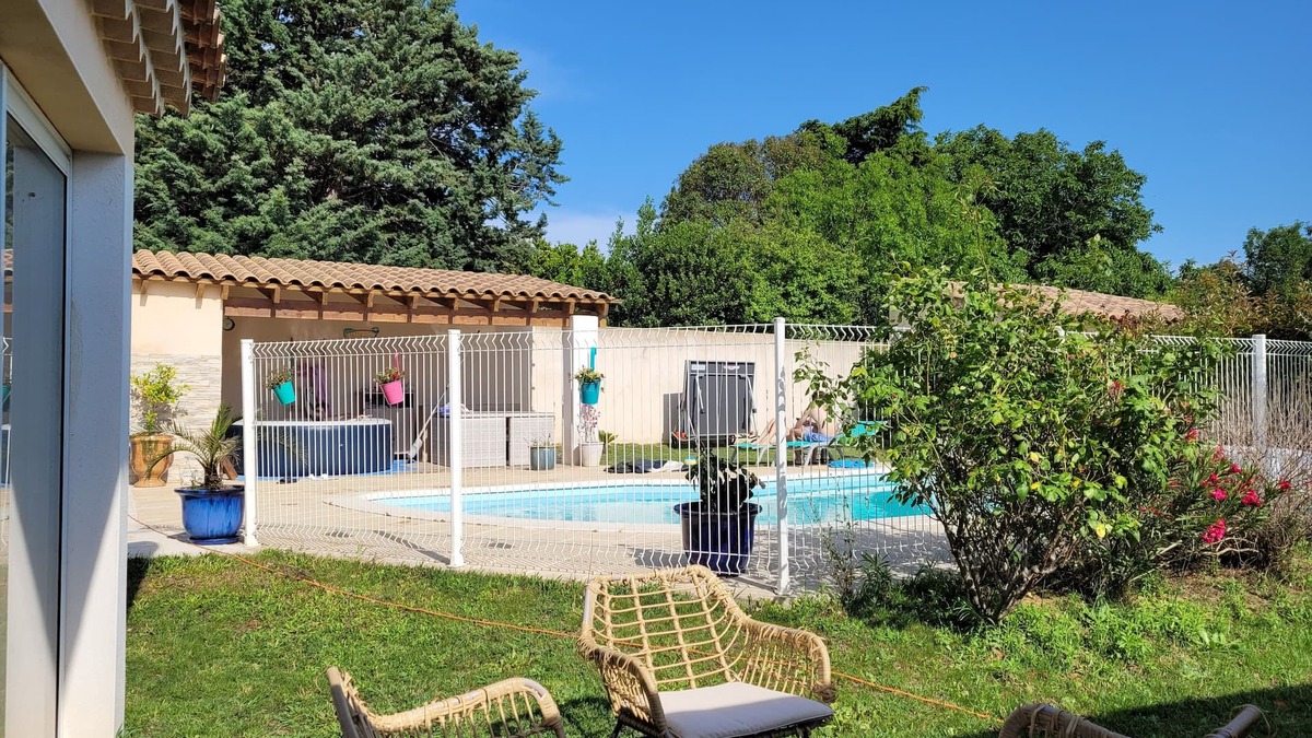 Saint-Gilles Villa | Air-conditioned Provencal villa with pool, ideal for families