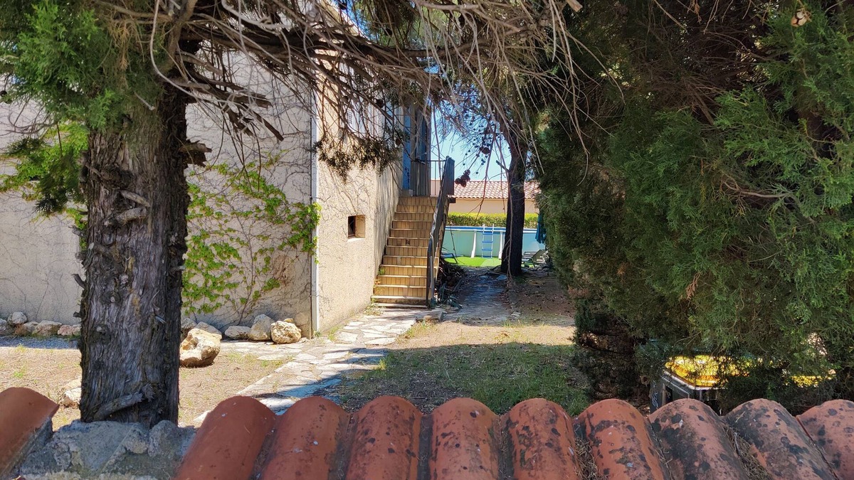 Caux House | Air-conditioned single-family house with pool and garden