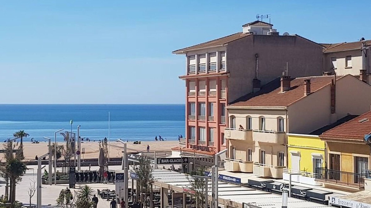 Valras-Plage Apartment | Air-conditioned studio, balcony, near beach and shops