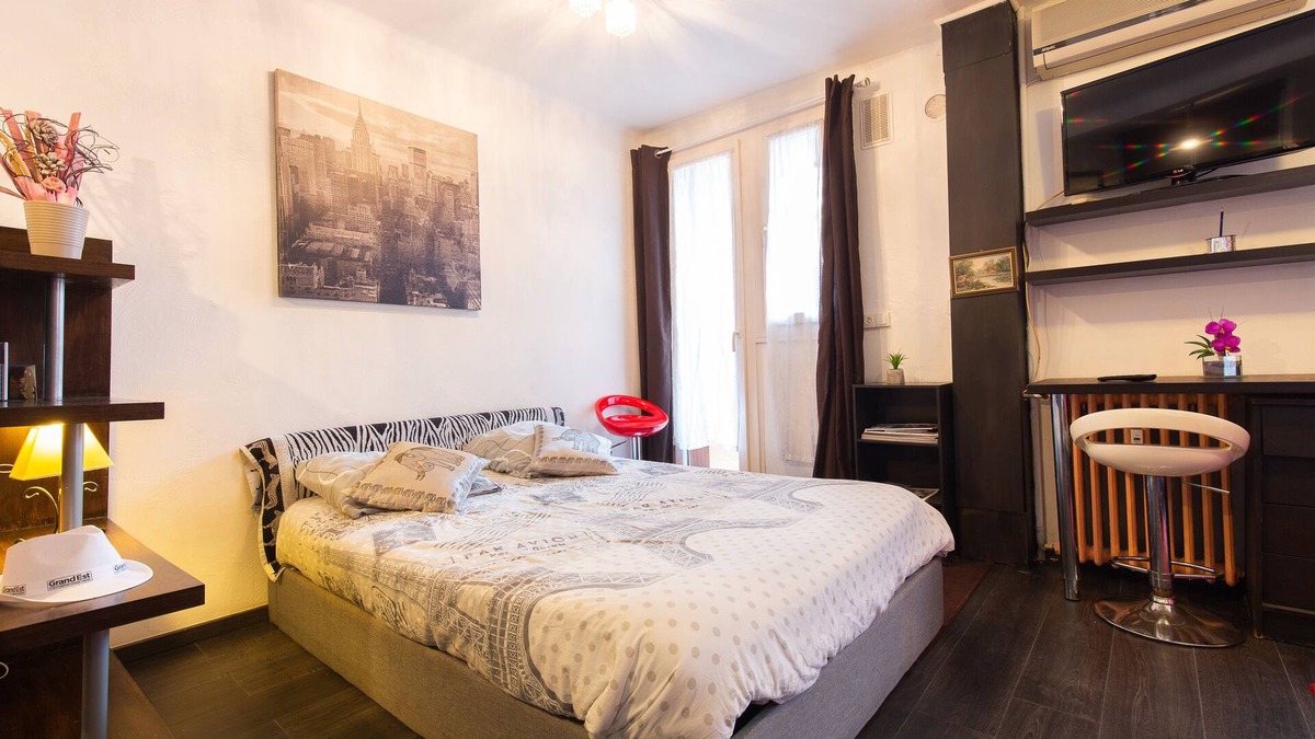 Golfe Juan Apartment | Air-conditioned studio in the heart of the Gulf of Juan 5 minutes walk from the beaches