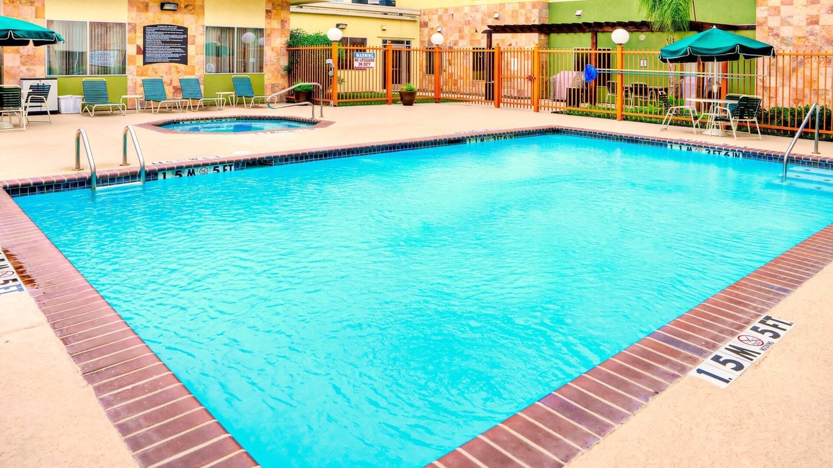Bonanza Apartment | Air-Conditioned Studio Near LRD | Shared Hot Tub + Daily Free Breakfast
