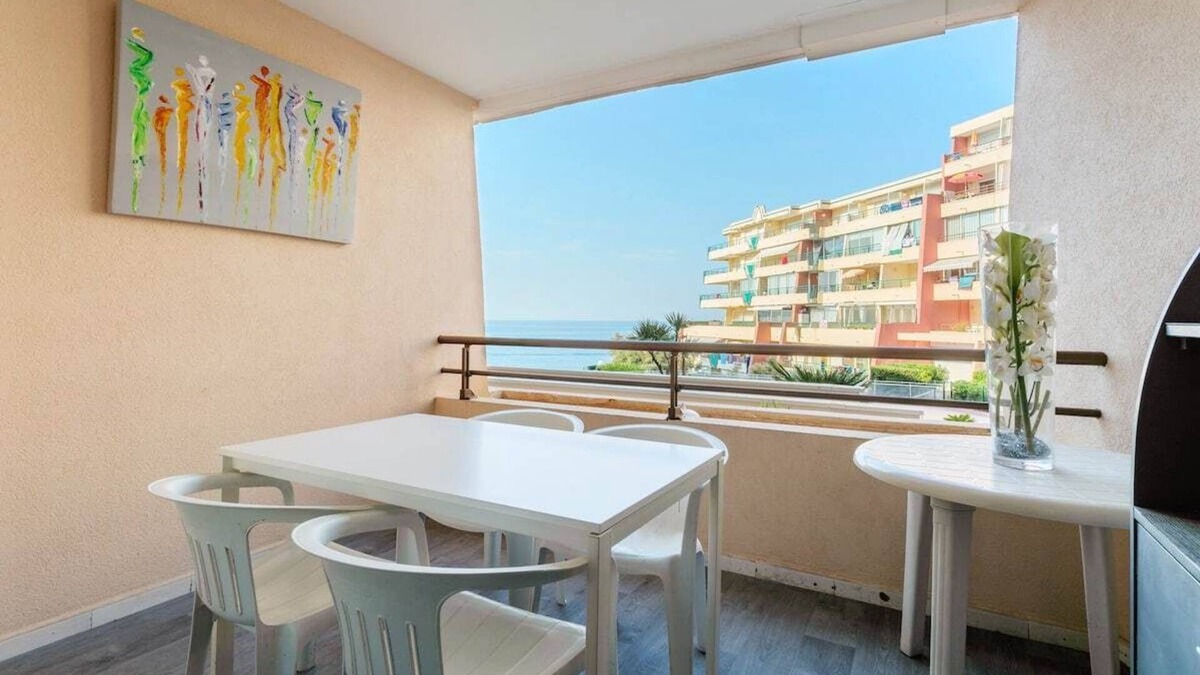 Montpellier Apartment | Air-conditioned T3 with pool and sea view