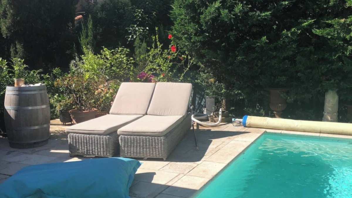 Arles House | Air-conditioned town house with heated swimming pool