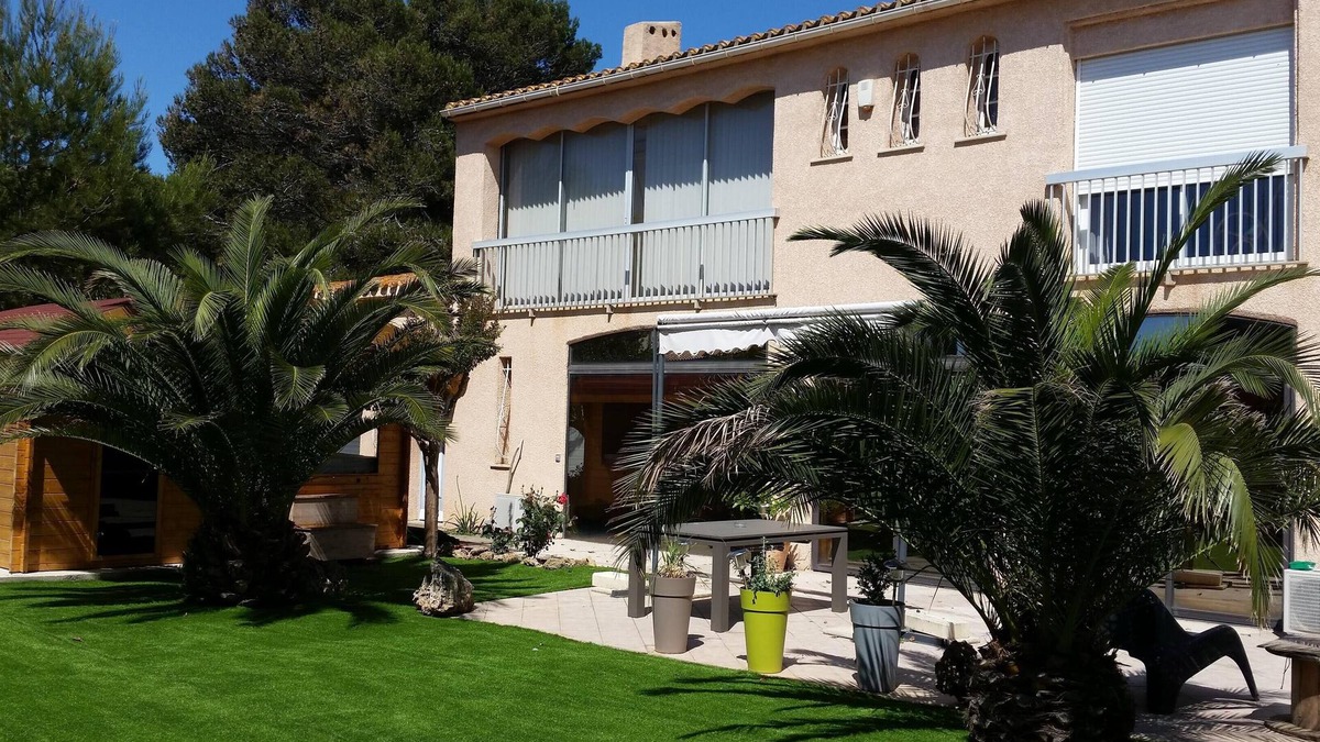 Valras-Plage Villa | Air-conditioned villa with spa garden 8/10 persons