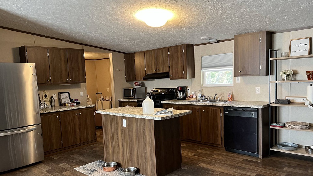 Waynoka House | Air Luxe - Located on the sand trail. 4 Bed 2 Bath