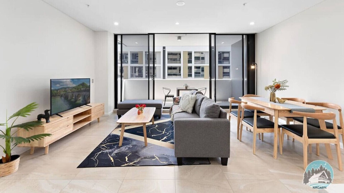 Lidcombe Apartment | Aircabin - Olympic Park - Cheerful - 3 Beds APT