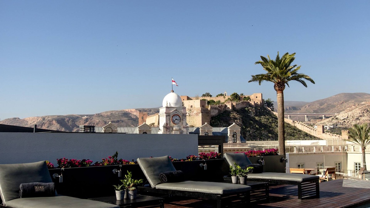 Almeria Centro Hotel | Aire Hotel & Ancient Baths