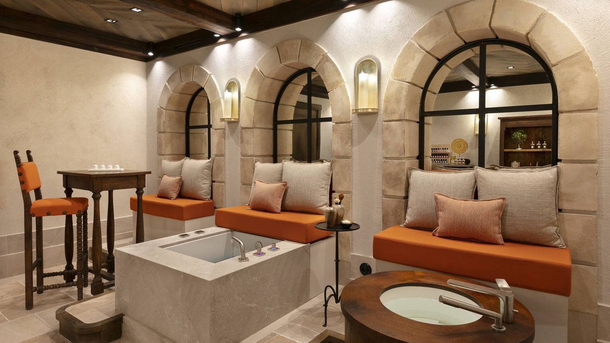 Val-d'Isere Hotel | Airelles Val d’Isère , Le Brussel's