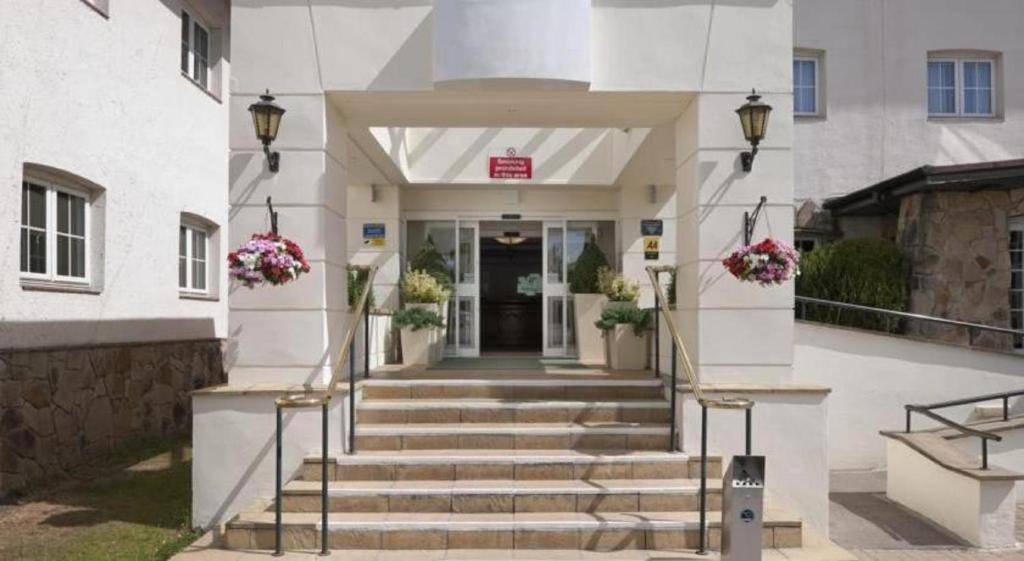 Wilmslow Hotel | Airport Inn & Spa Manchester