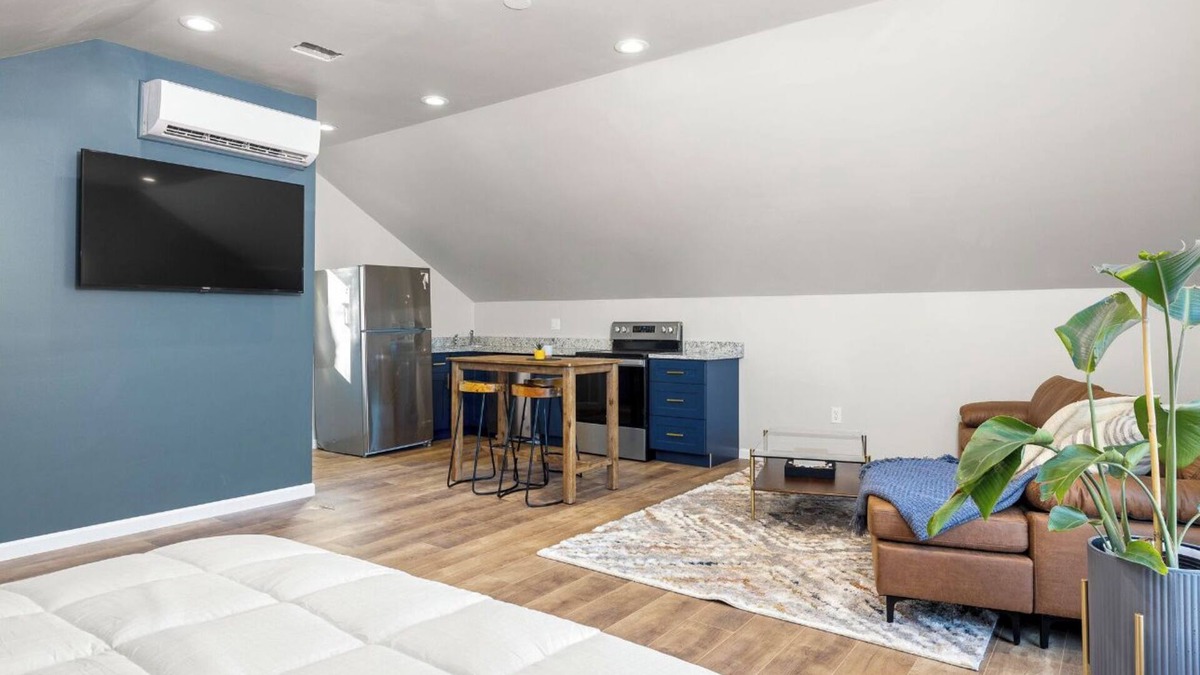 Eagan Park Apartment | Airport Studio