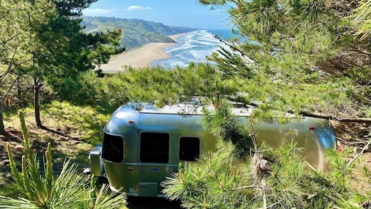 Half Moon Bay House | Airstream Coastal Hideaway Sunset