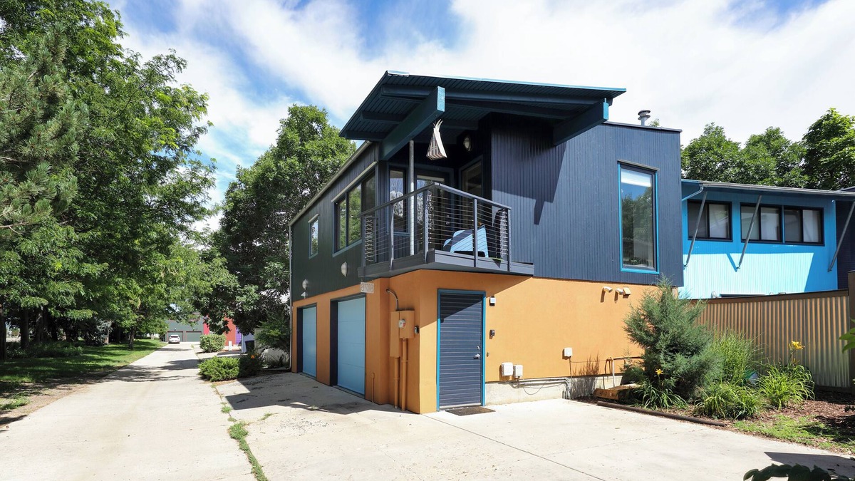 Longmont Apartment | Airy Guesthouse - Walkable Neighborhood Coffe Shop/Restaurants/Bakery