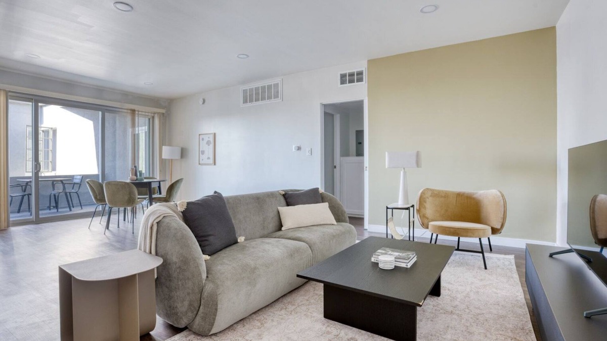 Hollywood Hills Apartment | Airy Hollywood 1BR w/Pool, W/D & Gym, nr Metro, by Blueground
