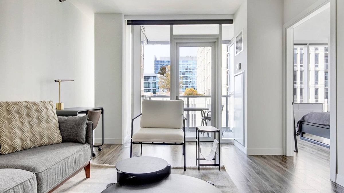 South Loop Apartment | Airy South Loop 1BR w/Lounge, Pool & Gym near Grant Park, by Blueground