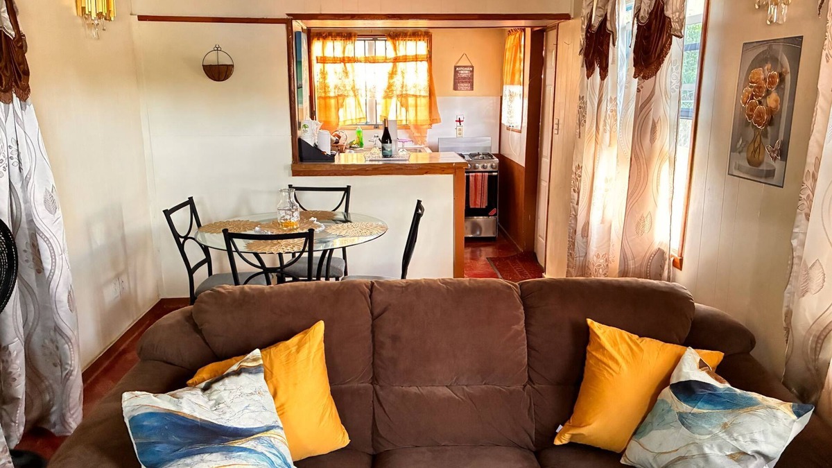Potters Village Cottage | AJs Cottage EscapenCharming 1-bedroom cottage with WiFi & AC outside St Johns