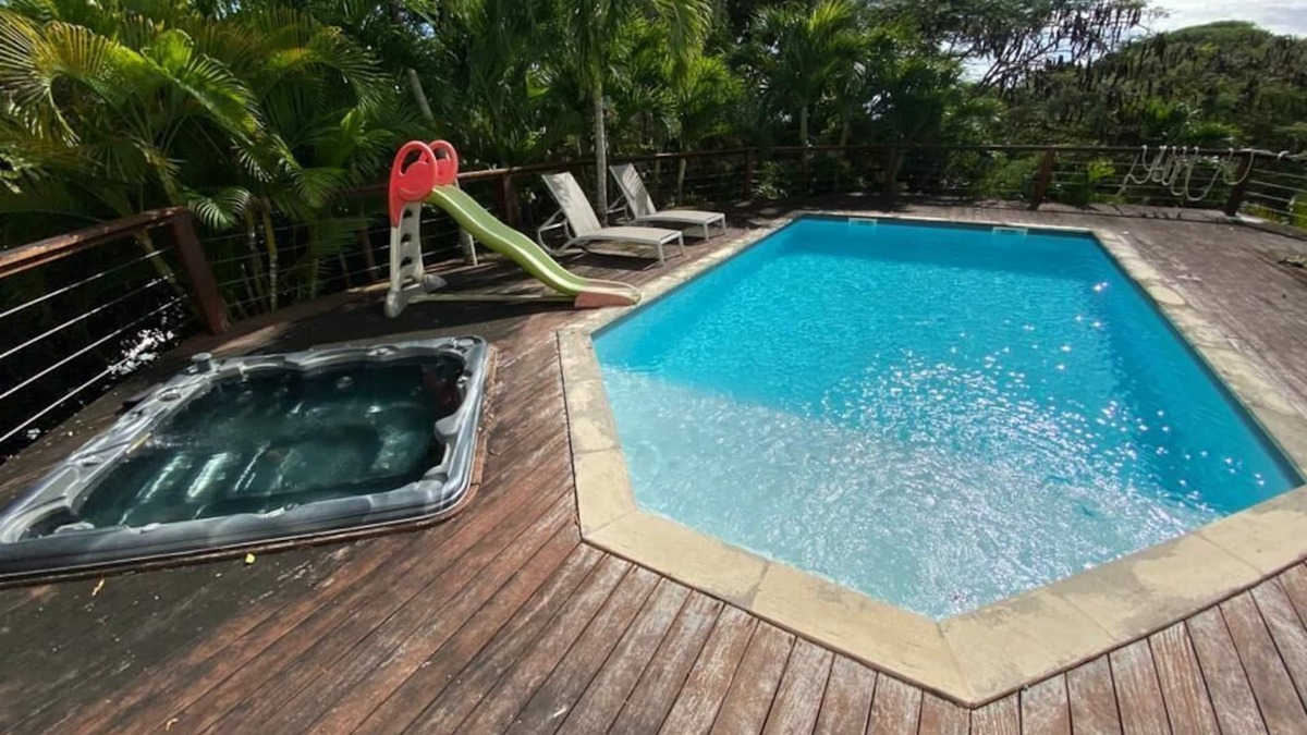 Les Abymes Apartment | Aka Tao Bungalow