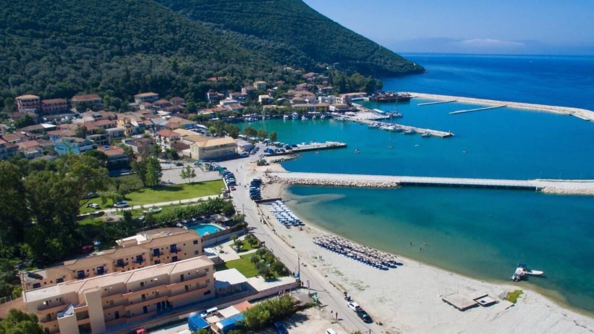 Vassiliki Hotel | Akroyiali Resort
