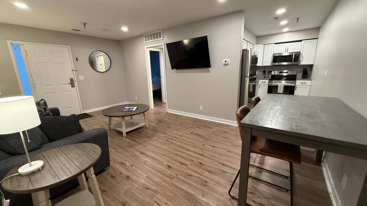 South Central Omaha Apartment | Aksarben 2 Bedroom-Close to I80