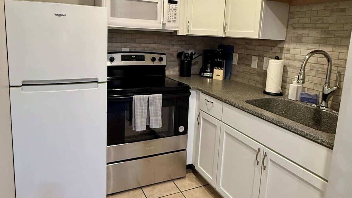 South Central Omaha Apartment | Aksarben, 2nd floor, close to I-80!
