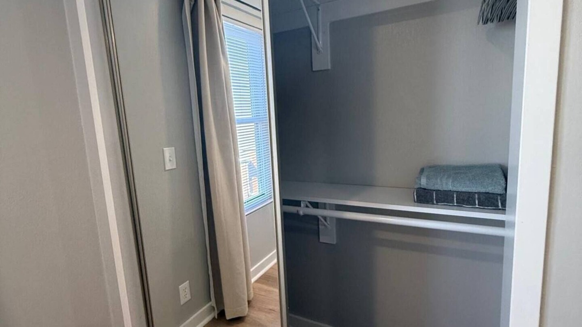 South Central Omaha Apartment | Aksarben Living Close to UNO