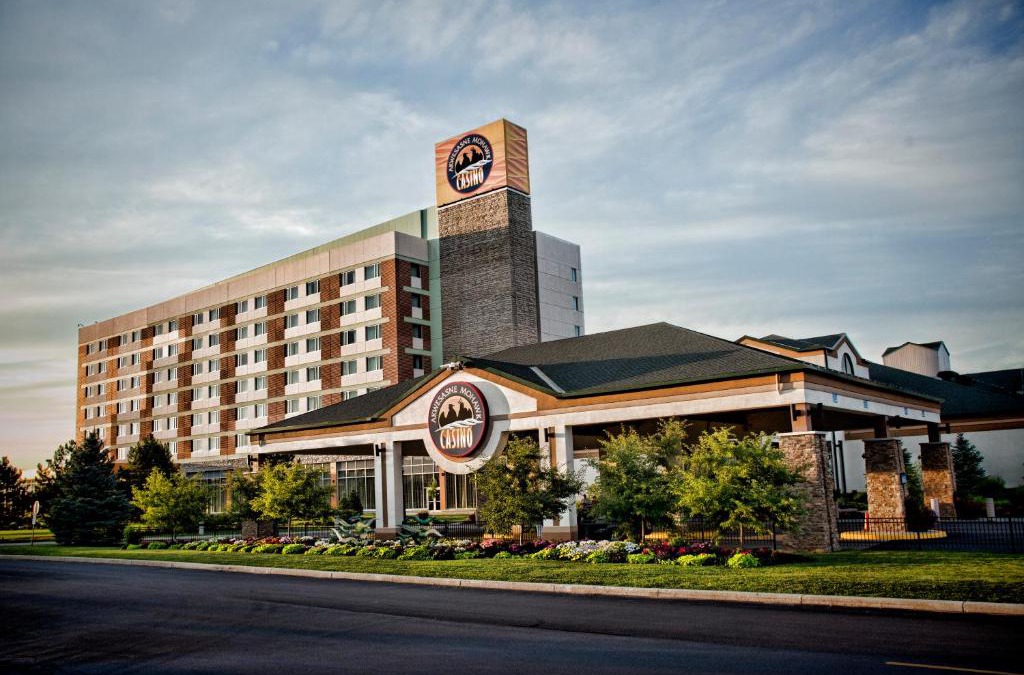 Hogansburg Resort | Akwesasne Mohawk Casino Resort and Players Inn Hotel -formerly Comfort Inn and Suites Hogansburg NY