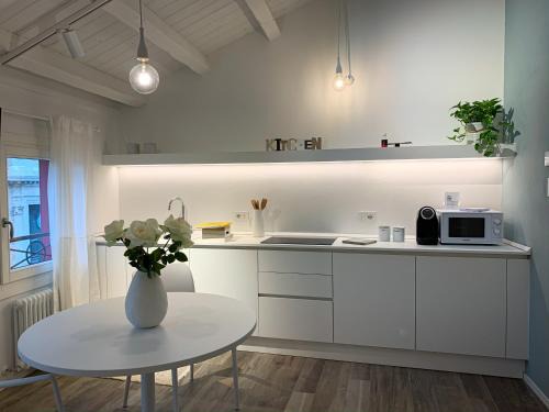 Chioggia Apartment | Al Sagraeto White apartment