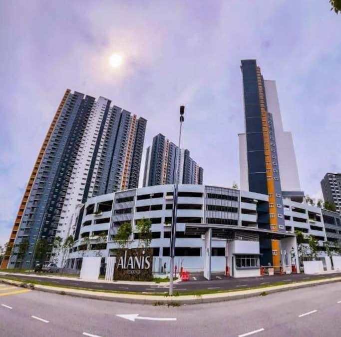 Kota Warisan Apartment | Alanis Residence Near KLIA by KH Littlehome.