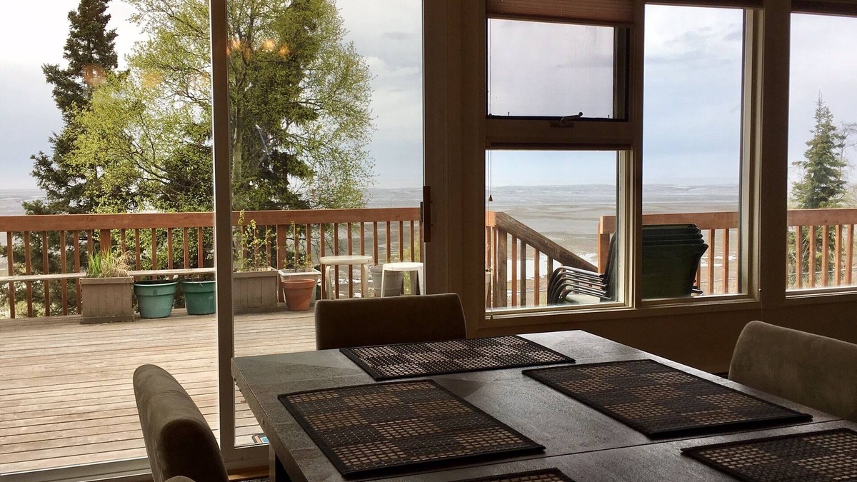 Sand Lake House | Alaska at your door, yet just minutes from the Anchorage Airport