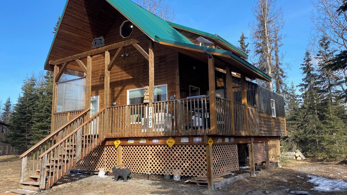 Kenai Cabin | Alaskan cabin retreatnClose to the beach and world famous kenai river