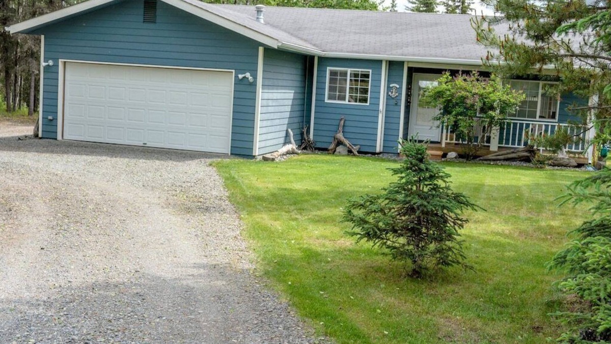 Sterling House | Alaskan Cozy Home for the Whole Family and Friends