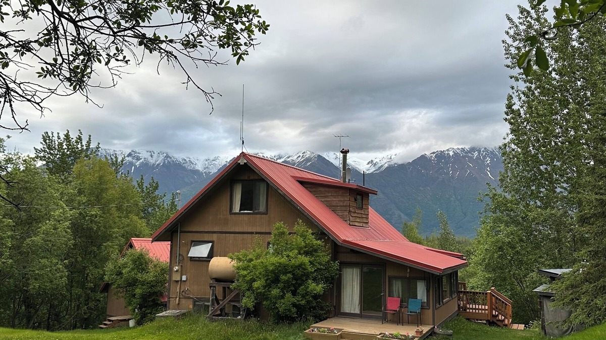 Knik River Ski Chalet | Alaskan Frontier Getaway with Breathtaking Views - 7 bedrooms 3 bathrooms