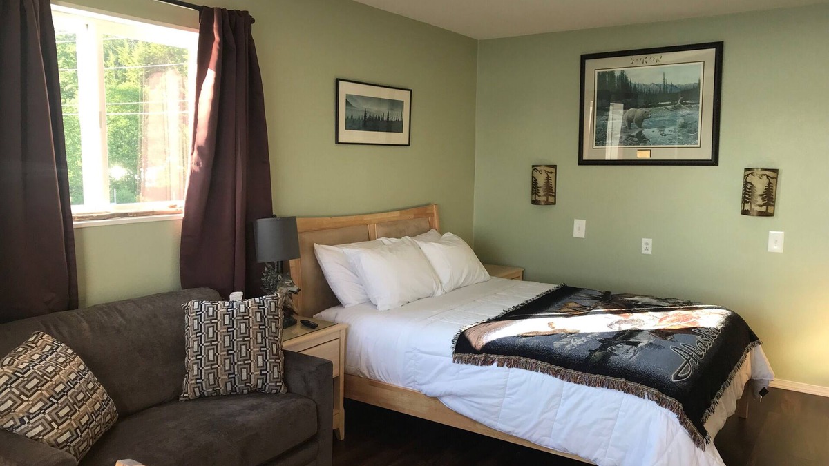 Sitka Apartment | Alaskan Waterfront Studio Apartment (Wolf Suite) Vacation Rental
