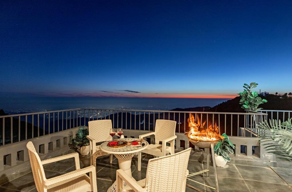 Mussoorie Villa | Alaya Stays Evara - 2 BHK Hilltop Hideaway With Balcony, Fireplace & Scenic Views