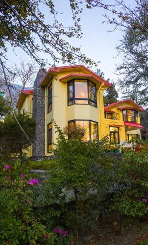 Bhimtal Villa | Alaya Stays Thistle House - 4 BHK Hideaway with Gazebo & Terrace