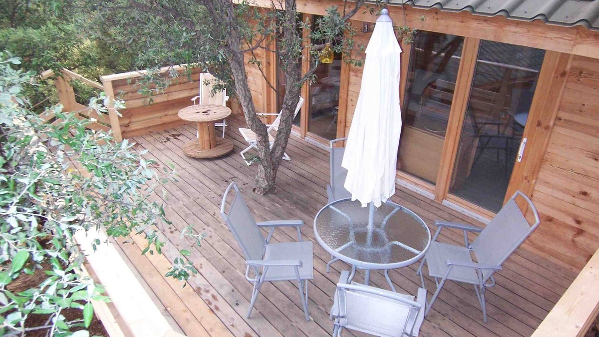Oletta Apartment | Albaria Lodge, pavilions nestled in the trees, quiet, with terrace 4pers