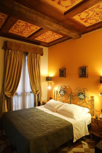 Historic Center Hotel | Albergo delle Drapperie