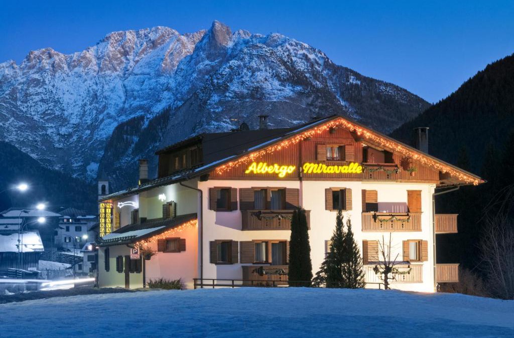 Auronzo di Cadore Hotel | Albergo Miravalle-Tre Cime Views