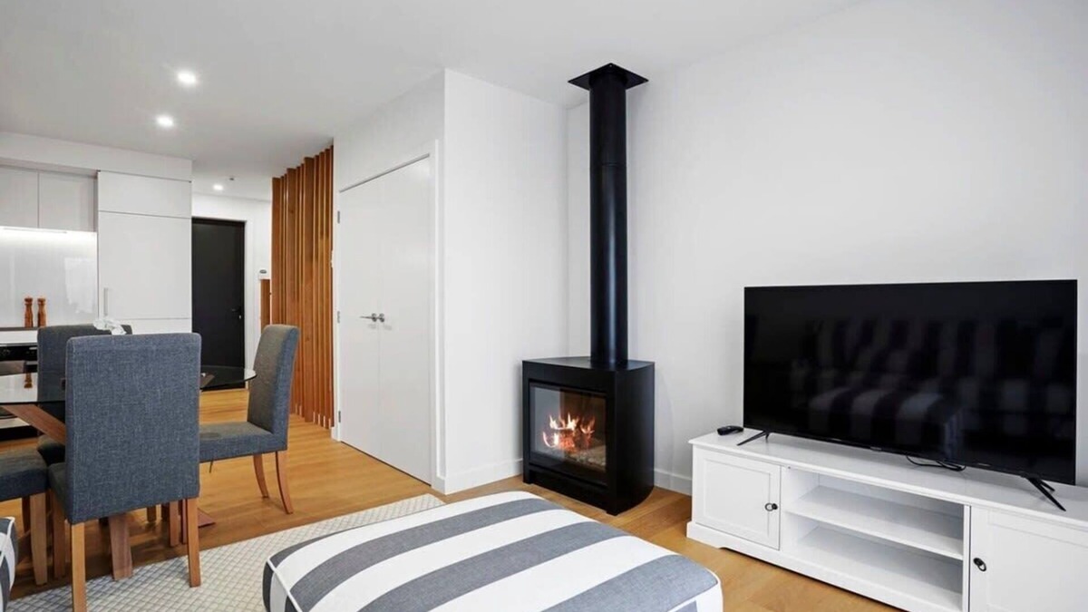 Albert Town House | Albert Town Views Sum