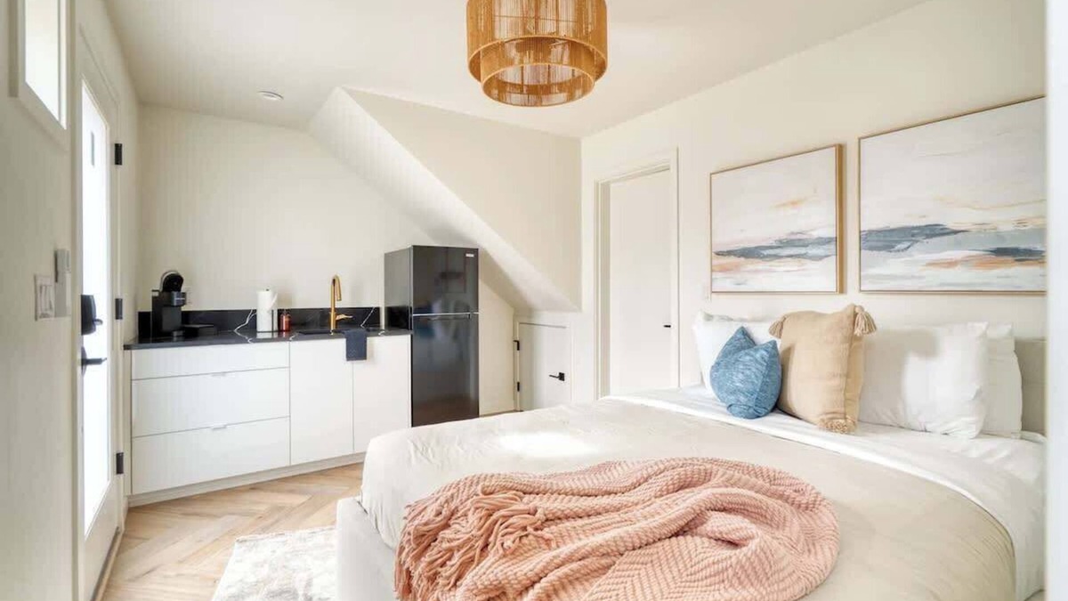 Alberta Arts District Apartment | Alberta Arts District Studio Suite