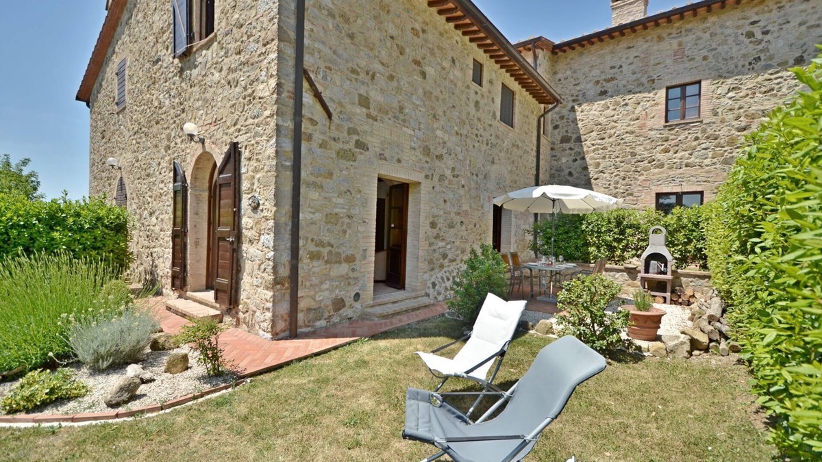 Roccalbegna Villa | Albicocco, Poderone, Roccalbegna, Grosseto and Maremma
