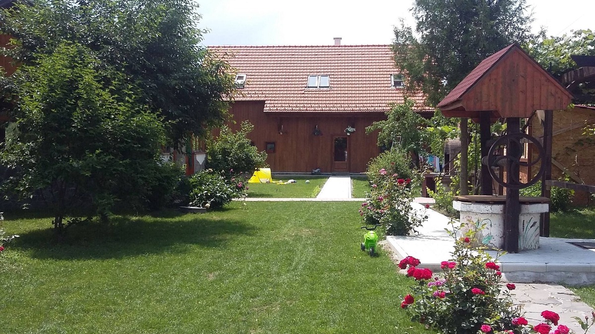 Ozun House | Albinuta guest house is designed for families with children, groups of friends.