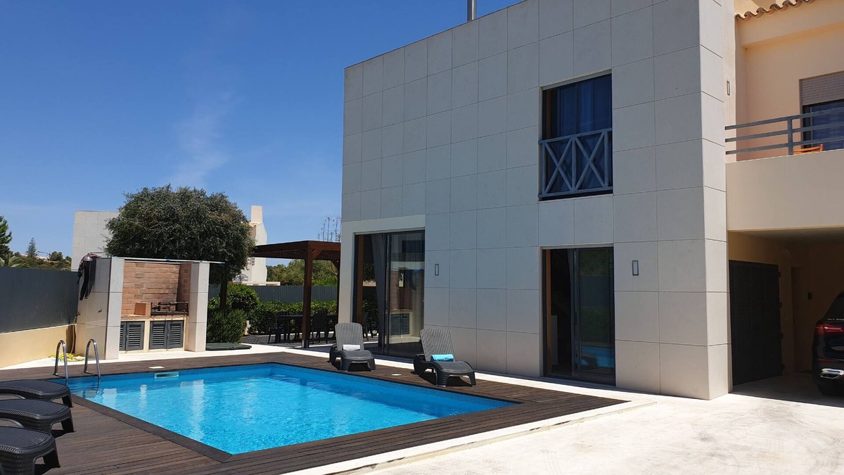 Santa Eulalia Villa | Albufeira Oura Beach 4BR Villa Marisa