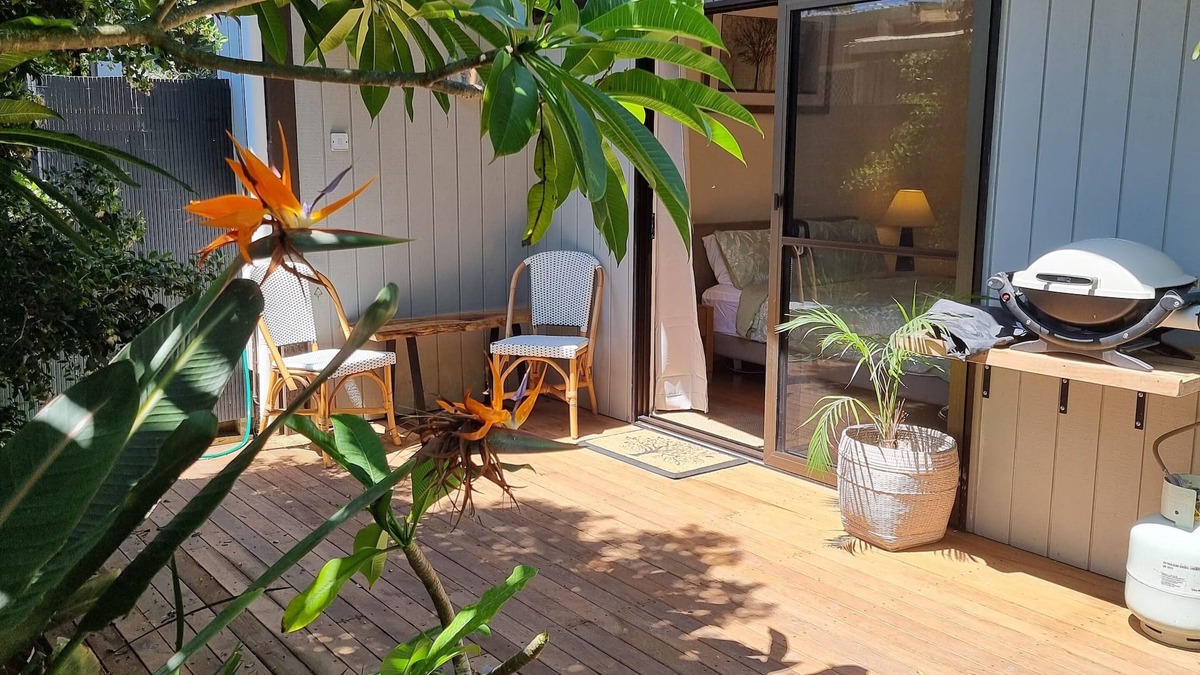 Suffolk Park Apartment | Alcorn Garden-Beautiful, dog friendly 2 mins walk to beach